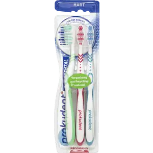 فرشاة أسنان بين الأسنان قاسية