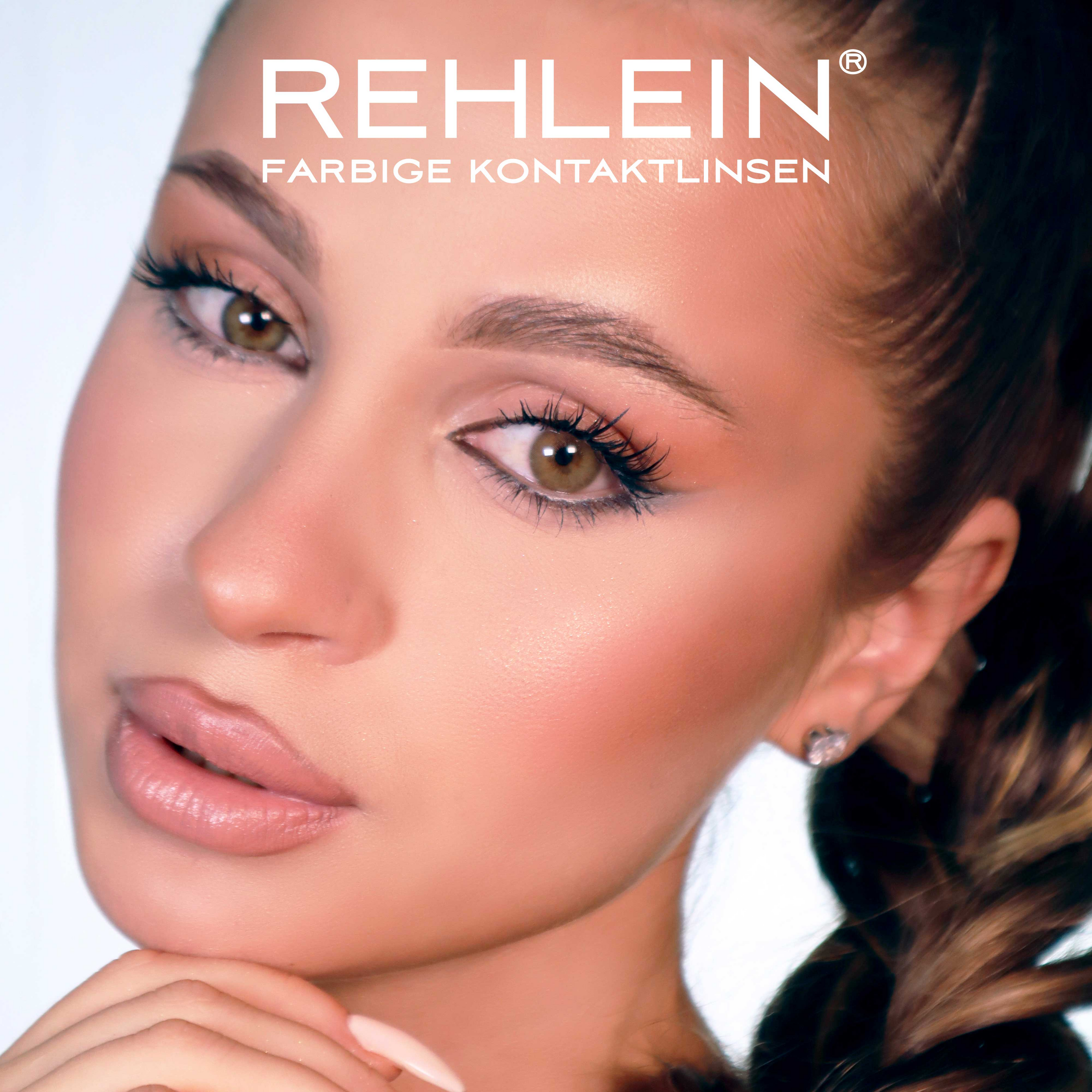 عدسات تجميل بنكهة البندق 3