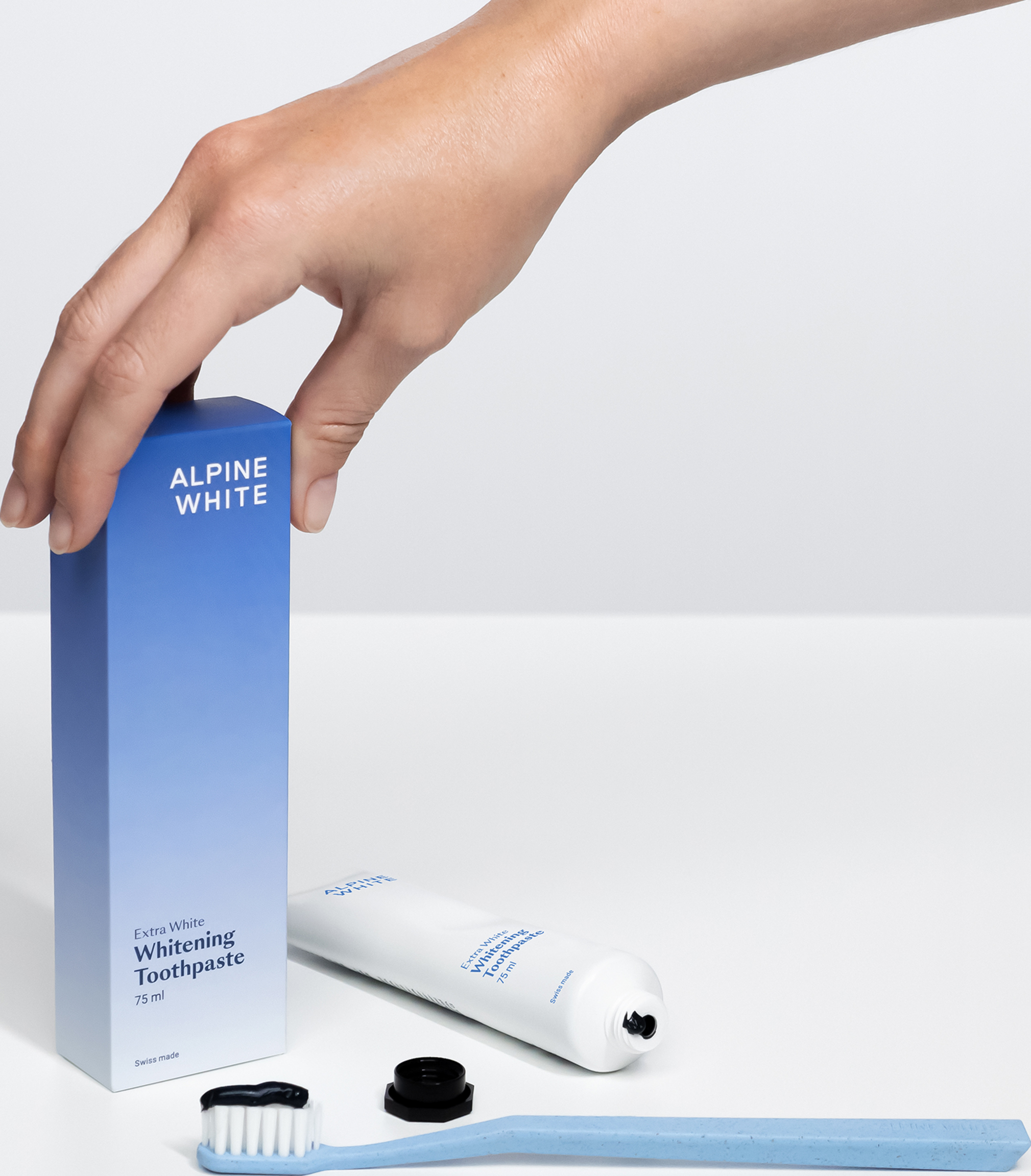 معجون أسنان لتبييض الأسنان Extra White 4