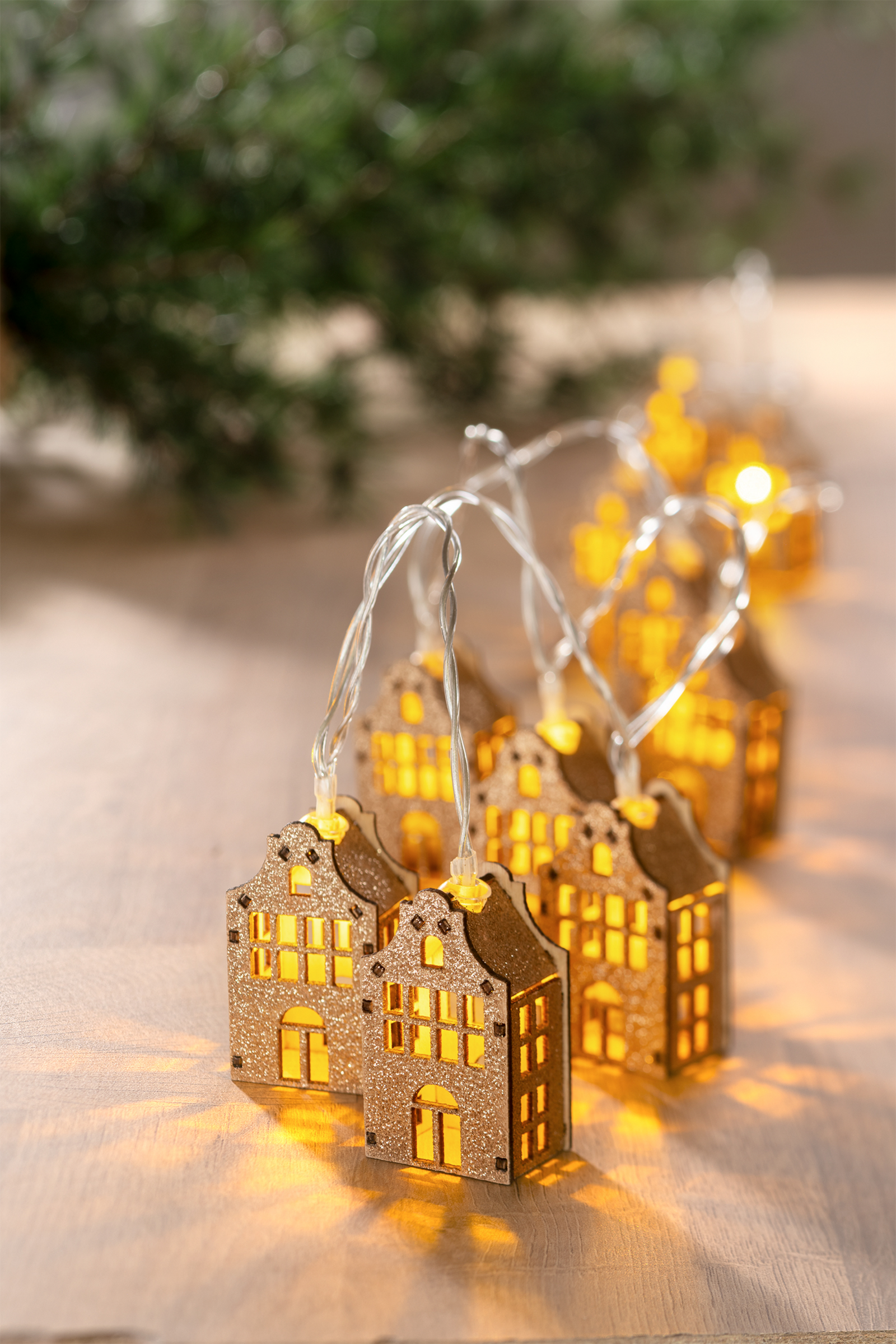 IDEENWELT LED-Holzhaus-Lichterkette