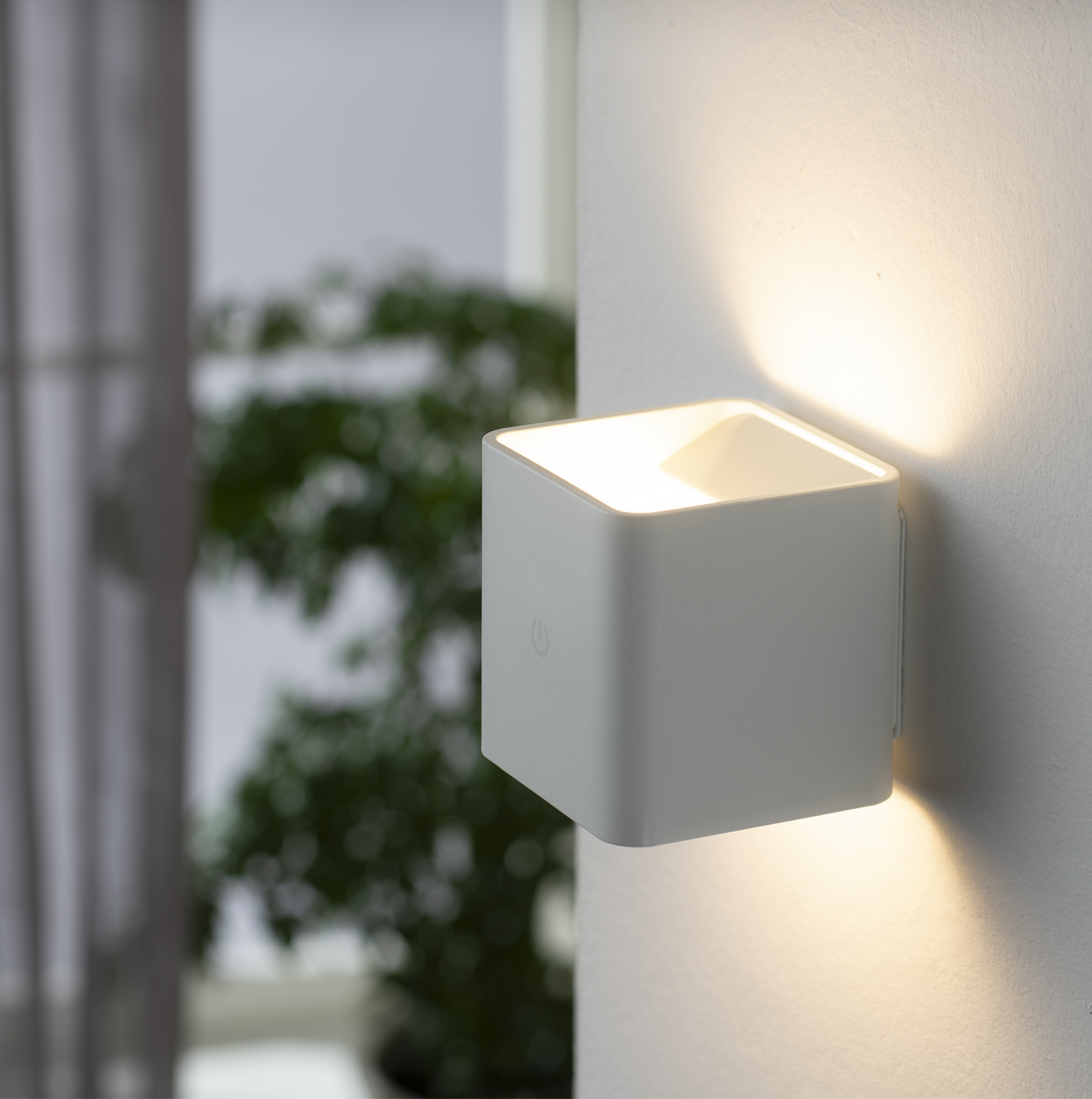 Akku-Wandleuchte weiß