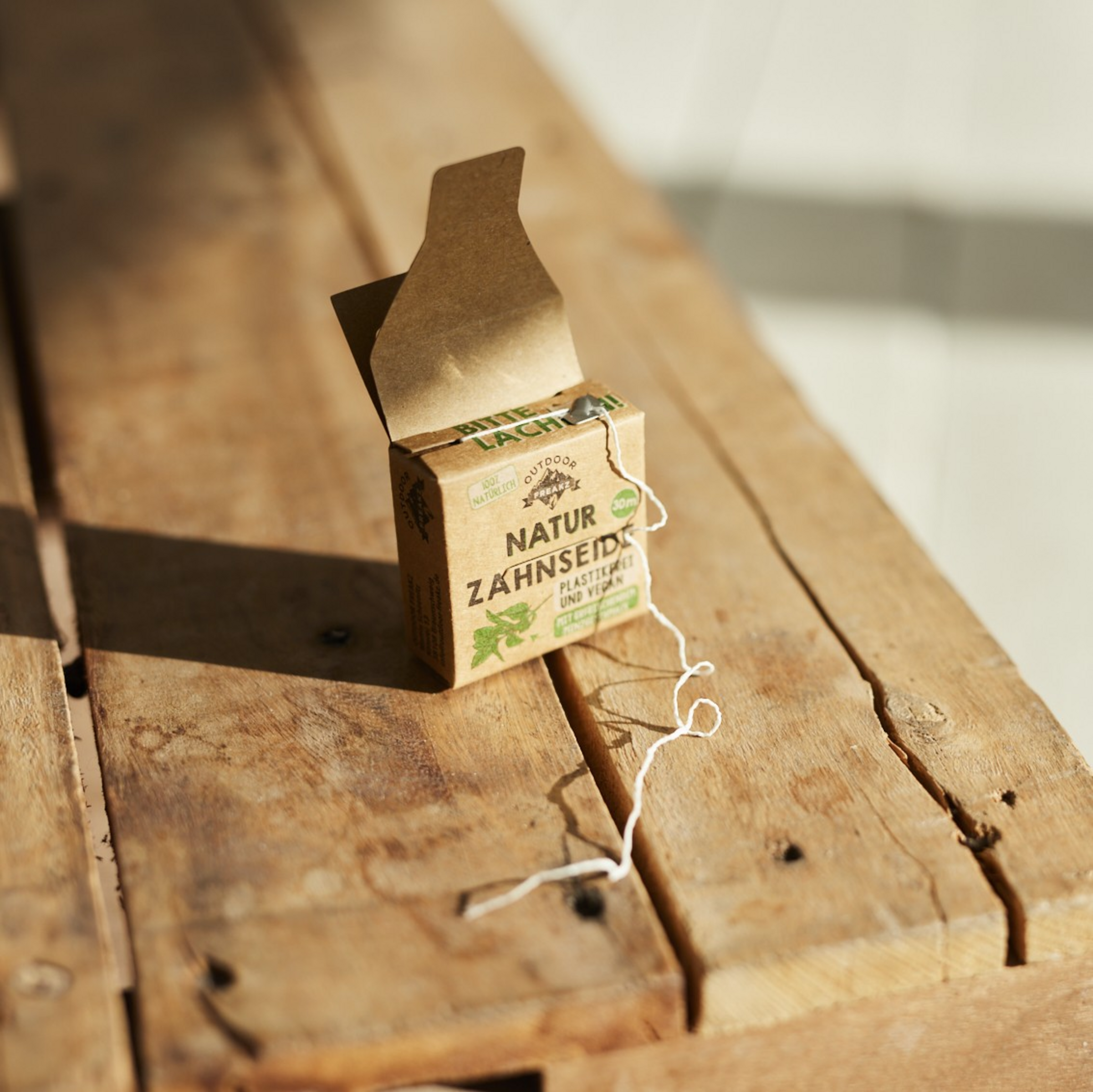 خيط أسنان طبيعي 2