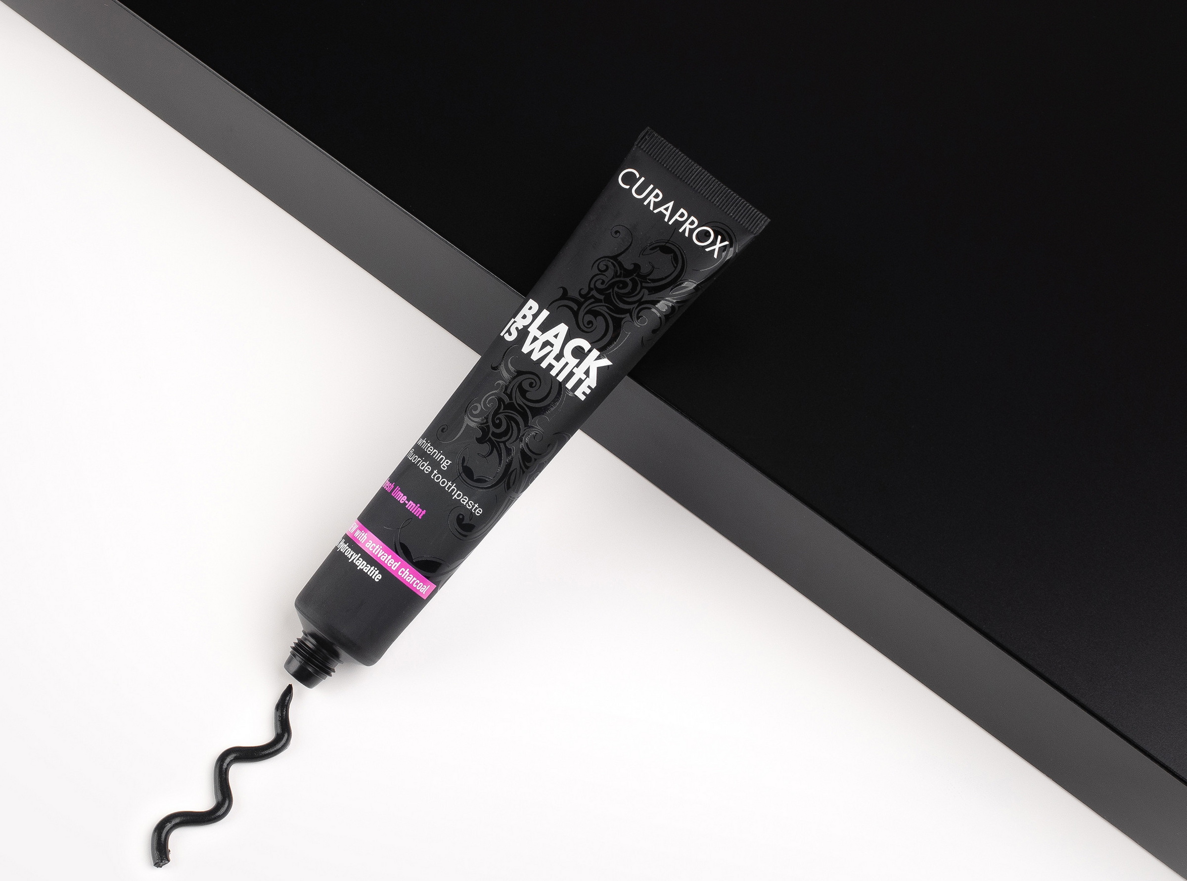 معجون أسنان "Black is white" 2