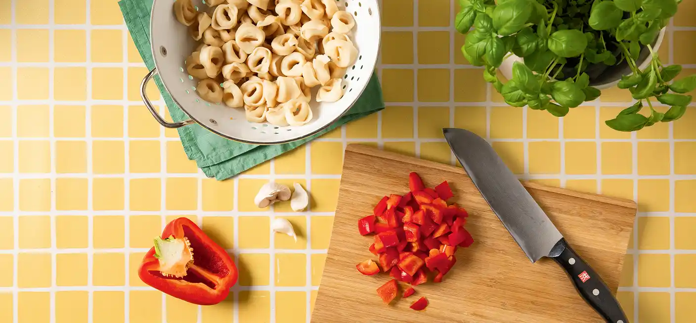 Schritt 1 Zubereitung der Paprika Tomaten Suppe