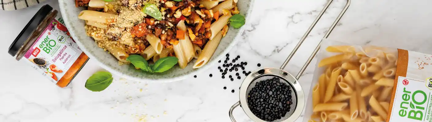Dinkel-Penne mit Linsensugo