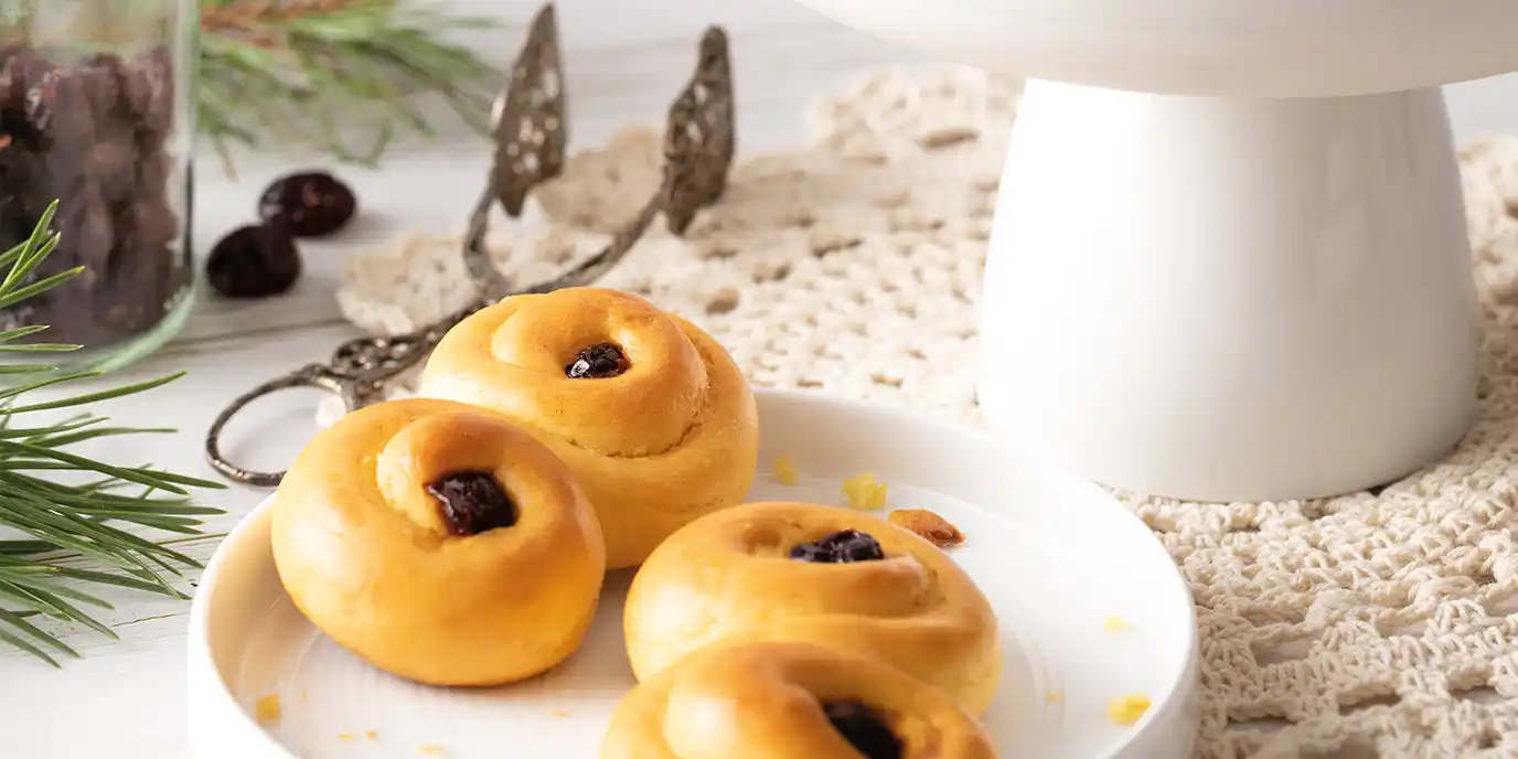 T50_Content_enerBiO_Rezepte_Weihnachtsbaeckerei_Hefe-Kaetzchen_1376x688.jpg