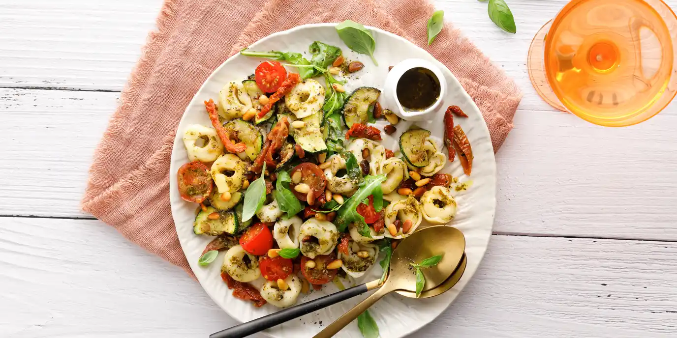 Mediterraner Tortellini-Salat