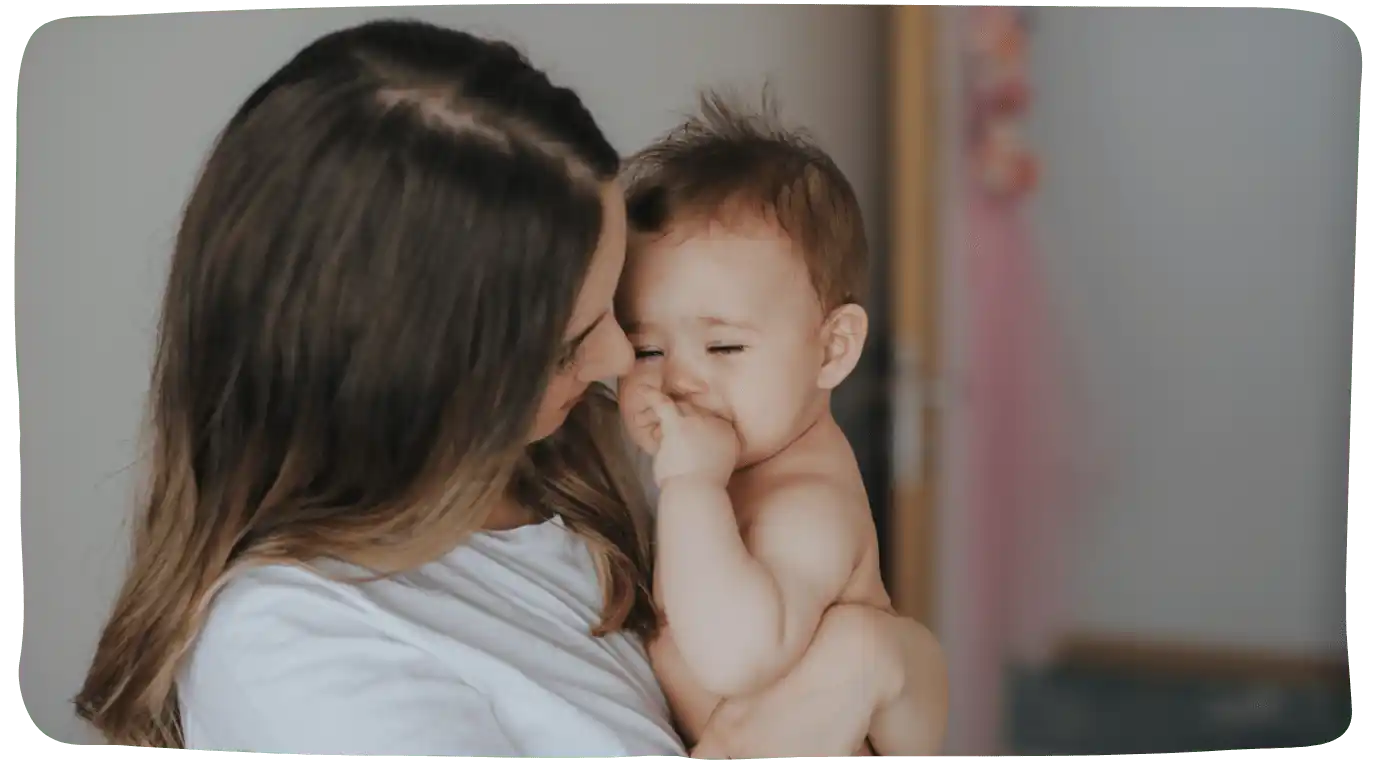 Baby im siebten Monat