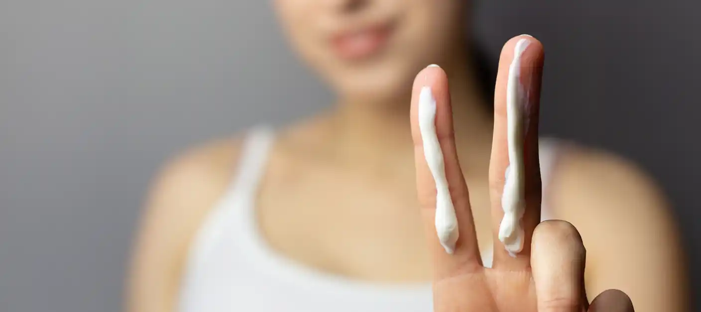 Sonnencreme-unter-Makeup_2-Finger-Regel