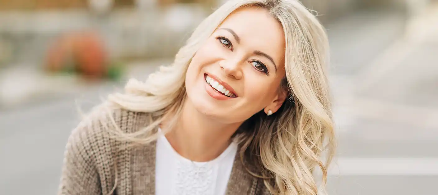 Haare blond färben